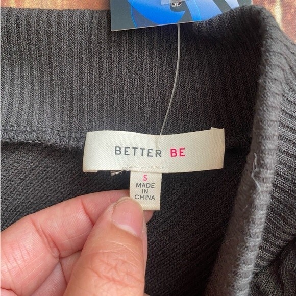 Genx Clothing Women’s Long Sleeve V Neck Rib Knitted Black Crop Top Size Small - Picture 9 of 10